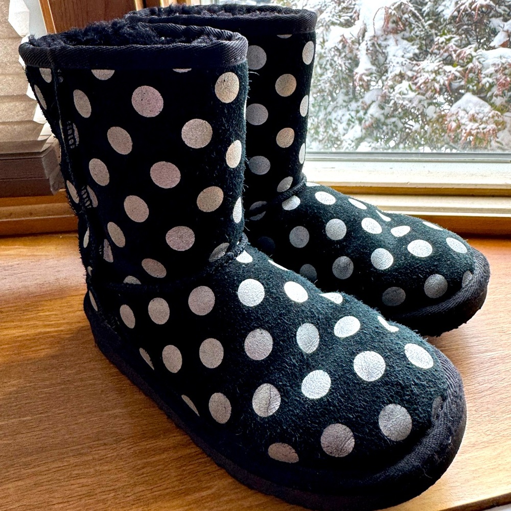 Little Girls Uggs Classic Black with Silver dots